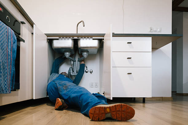 Professional Plumbing technician working in Sugarloaf, CA
